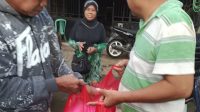 Banjir, Istri Wabup Sidrap Turunkan Tim Bantu Warga