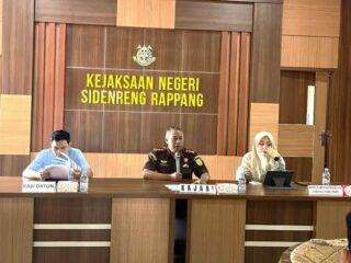 Kajari Sidrap pimpin rapat Forum Pengawasan Kepatuhan JKN-KIS bersama Kacab BPJS Kesehatan