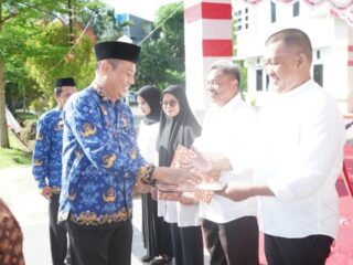 Pemkab Enrekang Serahkan SK Badan Hukum Koperasi, Dorong Perekonomian Desa