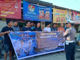 Sat. Lantas Polres Sidrap Sapa Kurir Paket, Edukasi Keselamatan Berlalu lintas