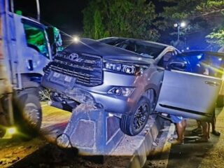 Innova Seruduk Gran Max di Maros, Pemuda Bantaeng Tergeletak di Aspal