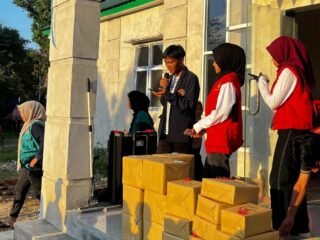 Mahasiswa KKN UMS Rappang Kobarkan Semangat Merah Putih di Desa Maddenra