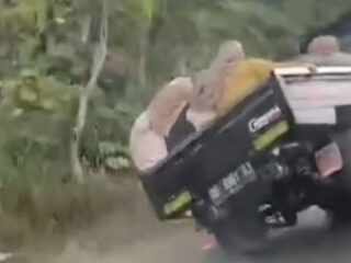 Warga Bantaeng ke Gowa Tanpa Pilihan, Lalu Kita Salahkan Sopir