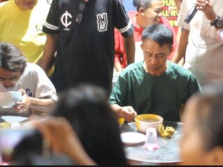 Hery Juara 1 di Hotel Grand Sidny Sidrap, Satu Menit Coto & Ketupat Ludes di Meja