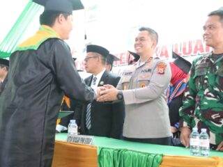 Hadiri Wisuda STKIP Veteran, Kapolres Sidrap Sampaikan Orasi Ilmiah