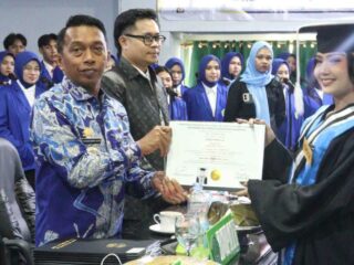 Universitas Ichsan Sidrap Luluskan 97 Sarjana, Bupati Syaharuddin Sampaikan Apresiasi