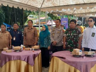 Menyambut Hari Jadi Sulsel ke-356, Pemerintah Enrekang Hidupkan Semangat Gotong Royong Lewat Pasar Murah