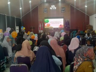 Gerakan Makan Telur Serentak Digelar di Enrekang, 500 Butir Dibagikan