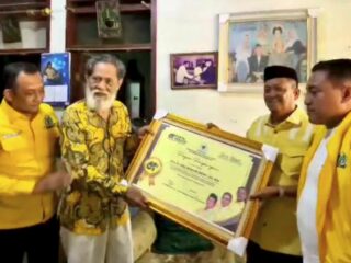 HUT ke-61, Golkar Sidrap Silaturahmi dengan Sesepuh dan Beri Penghargaan