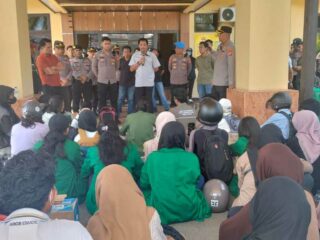 Mahasiswa Pinrang “Marah”: BBM Langka, Petani Menjerit di Musim Panen, Kapolres Janji Tindak