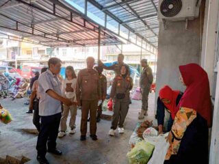Penertiban Pasar Pangkajene, Satpol PP Sidrap Terus Tertibkan Pedagang Nakal