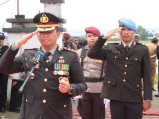 Hari Pahlawan ke 80, Kapolres Sidrap Pimpin Upacara di TMP Mario