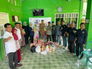 DPD NasDem Enrekang Rayakan HUT ke-14 dengan Pembagian Sembako dan Potong Tumpeng