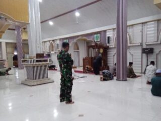 Kodim 1420/Sidrap Perkuat Komsos, Babinsa Gelar Safari Salat Subuh Berjamaah di Wilayah Binaan