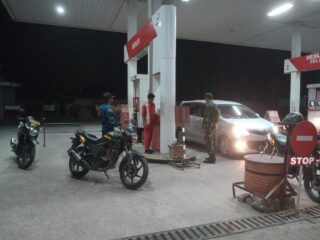 Sinergi TNI dan Masyarakat, Ramil 05/Dua Pitue Intensifkan Patroli Siskamling Demi Keamanan Duapitue