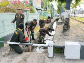 Kodim 1420/Sidrap Gelar Karya Bakti Massal, Antisipasi Banjir di Musim Penghujan