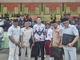 Yang Unik di HGN Enrekang 2025; Guru Tampil dengan Kostum Tempo Dulu