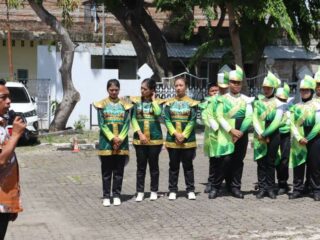 Lepas Tim Marching Band SMPN 1 ke Ajang Provinsi, Bupati Syaharuddin: Tampil Full Power dan Percaya Diri!