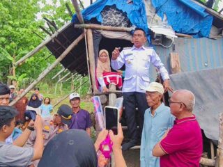 Rumah Reyot Amir Dibangun Ulang, Bupati Sidrap dan RMS Turun Tangan