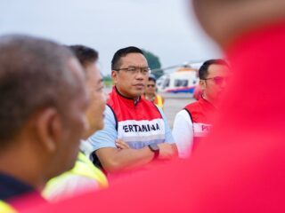 Dirut Pertamina Kawal Langsung Distribusi BBM ke Bener Meriah Lewat Jalur Udara