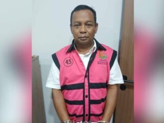 Rompi Kejagung Dikenakan Mantan Kajari Enrekang, Ditahan Usai Jadi Tersangka Korupsi BAZNAS