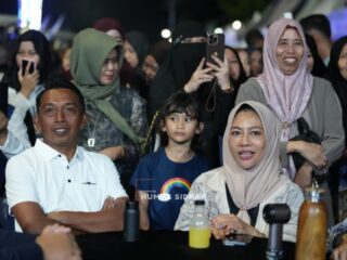 Seru, Lomba Makan Telur Ramaikan Saromase UMKM Fest 2025