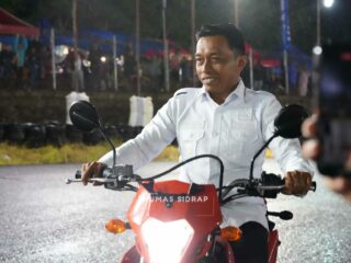 Malam Tahun Baru di Sirkuit Puncak Mario, Warga Antusias Menyaksikan Balapan