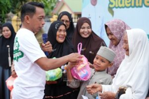 Safari Ramadan Berlanjut di Rappang, Warga Dapat Sembako dan Layanan Kesehatan