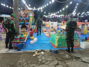 Jaga Kamtibmas, Babinsa Koramil 1420-06/Panca Rijang Pimpin Patroli Siskamling di Kelurahan Rappang