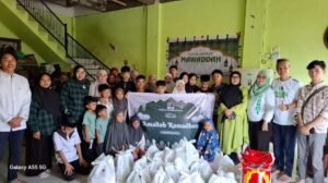 Ramadan Berbagi, Pengurus KAHMI Makassar Patungan Salurkan Sembako untuk Anak Panti dan Warga Dhuafa