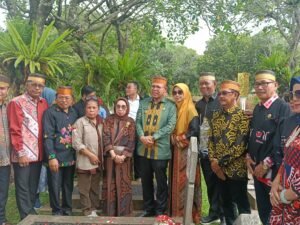 Ziarah HJB ke-696, Wabup Bone Tabur Bunga di Kalibata: Menghidupkan Kembali Spirit Raja Bone ke-31