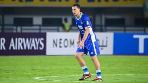 Dua Penalti yang Mengubah Segalanya: Cerita di Balik Kemenangan Persib 3-0 atas Persik Kediri