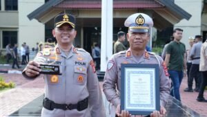 Polres Sidrap Diganjar Penghargaan, Kapolda: “Saya Lihat Sendiri Operasi Ketupat Paling Keren”