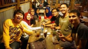 Warga Makassar, Gowa, dan Maros Bersiap Sahur dan Buka Puasa Minggu, 8 Maret 2026