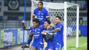 Persib, Persija, Borneo FC Berseteru di Klasemen, Evan Dimas dan Beckham Putra Jadi Sorotan