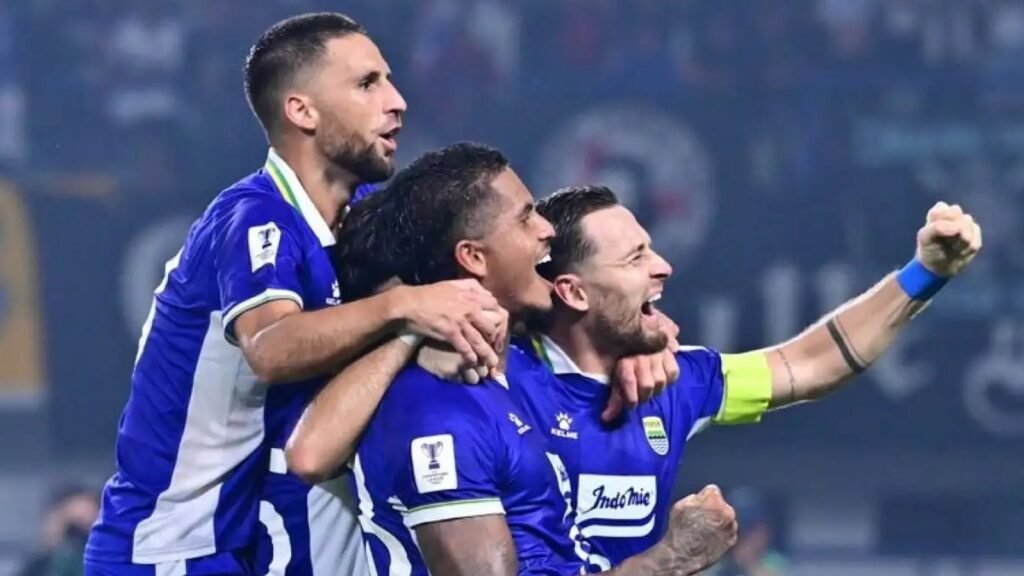 Persib Bandung di Ujung Kekhawatiran, Tiga Mesin Gol Sekaligus Terancam Angkat Kaki, Andrew Jung hingga Sergio Castel Masuk Radar Klub Lain