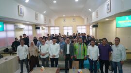 Narasumber menyampaikan pandangan dalam diskusi publik mengenai keadilan anggaran pesantren di Aula Kampus A UNUSIA, Jakarta, Rabu (10/6/2026). Forum tersebut membahas uji materiil Pasal 48 UU Pesantren yang diajukan mahasiswa UNUSIA ke Mahkamah Konstitusi. Foto: Humas UNUSIA.