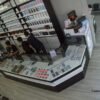 Ratusan unit iPhone berjatuhan dari rak pajangan saat gempa magnitudo 6,7 mengguncang Palu, Sulawesi Tengah, Selasa (16/6/2026). Momen tersebut terekam kamera CCTV toko. Foto: @pstorepalu