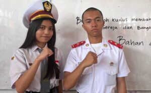 Ketgam: Deby Aurella Sihombing siswa SMAN 1 Sidikalang Kabupaten Dairi Sumut bersama kaka kelas Pandu Napitu di kampus Unhan Bogot