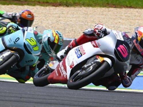 Veda Ega Pratama saat menjalani musim debut Moto3 2026 bersama Honda Team Asia. Pembalap Indonesia berusia 17 tahun itu menjadi pembalap Indonesia pertama yang meraih podium Grand Prix dan kini bersaing di papan atas klasemen Moto3. Foto: Honda Team Asia/MotoGP.