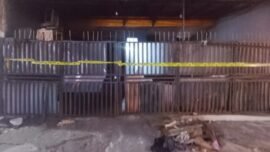 Garis polisi di lokasi penemuan wanita muda meninggal dunia di kamar kos Tanjung Priok Jakarta Utara.