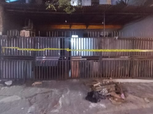 Garis polisi di lokasi penemuan wanita muda meninggal dunia di kamar kos Tanjung Priok Jakarta Utara.