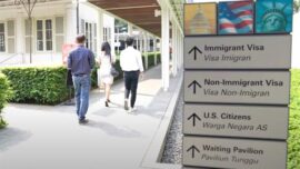Suasana area Kedutaan Besar Amerika Serikat di Jakarta yang membuka lowongan kerja Administrative Assistant dengan gaji hingga Rp162 juta per tahun.