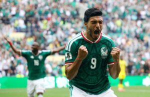 Pemain Timnas Meksiko merayakan gol ke gawang Afrika Selatan pada laga pembuka Grup A Piala Dunia 2026 di Stadion Azteca, Mexico City.