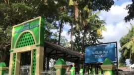 Masjid Tua Tosora
