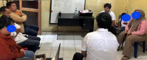 Polres Dairi Sumut memediasi perkara kekerasan melibatkan 2 emak-emak yang bekerja sebagai pedagang (7/7/2026).