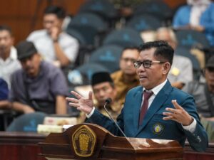 Idham Arsyad Raih Doktor di UB, Disertasinya Soroti Kelembagaan Petani sebagai Kunci Ketahanan Pangan