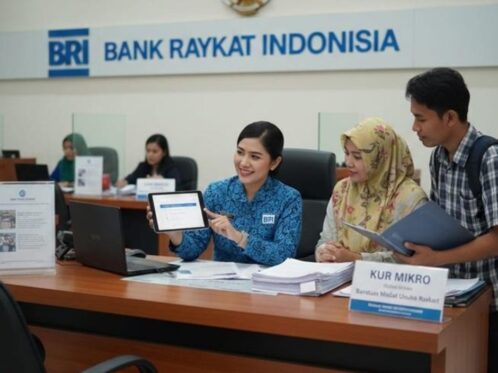 Ilustrasi pelaku UMKM berkonsultasi terkait pengajuan Kredit Usaha Rakyat (KUR) BRI untuk memperoleh pembiayaan usaha. Foto: Dok. BRI/Ilustrasi.