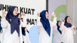 Ibu hamil di Kabupaten Luwu Utara mengikuti Gerakan Minum Multiple Micronutrient Supplement (MMS) secara serentak dalam upaya percepatan pencegahan stunting sekaligus memecahkan Rekor MURI bersama ribuan ibu hamil se-Sulawesi Selatan, Kamis (9/7/2026).