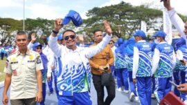 Lautan peserta memadati Stadion Ganggawa saat pembukaan Porsenijar PGRI Sulsel 2026 di Sidrap, Kamis (2/7/2026).